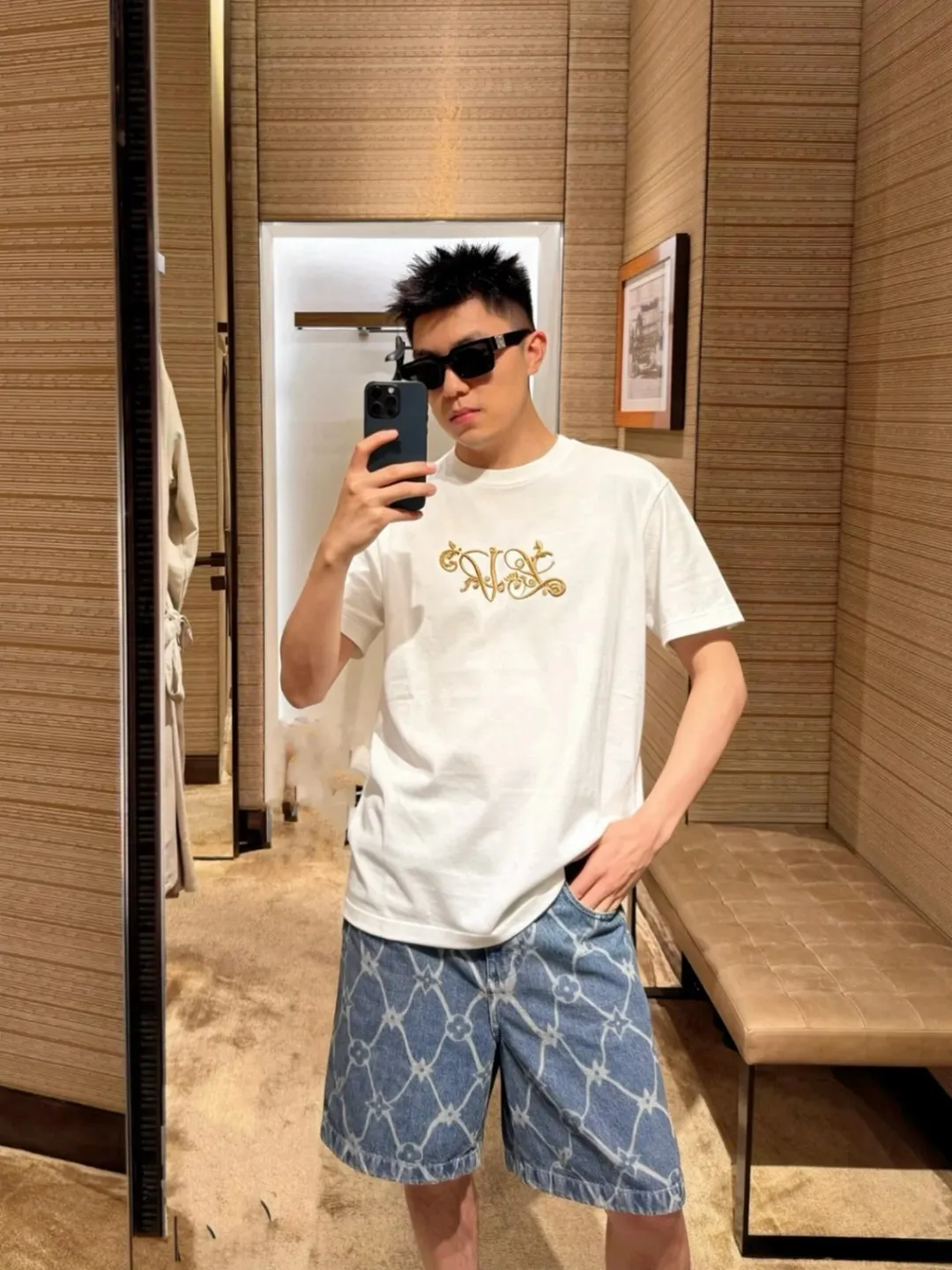 Louis Vuitton/Louis Vuitton gold flower signature embroidered short sleeves